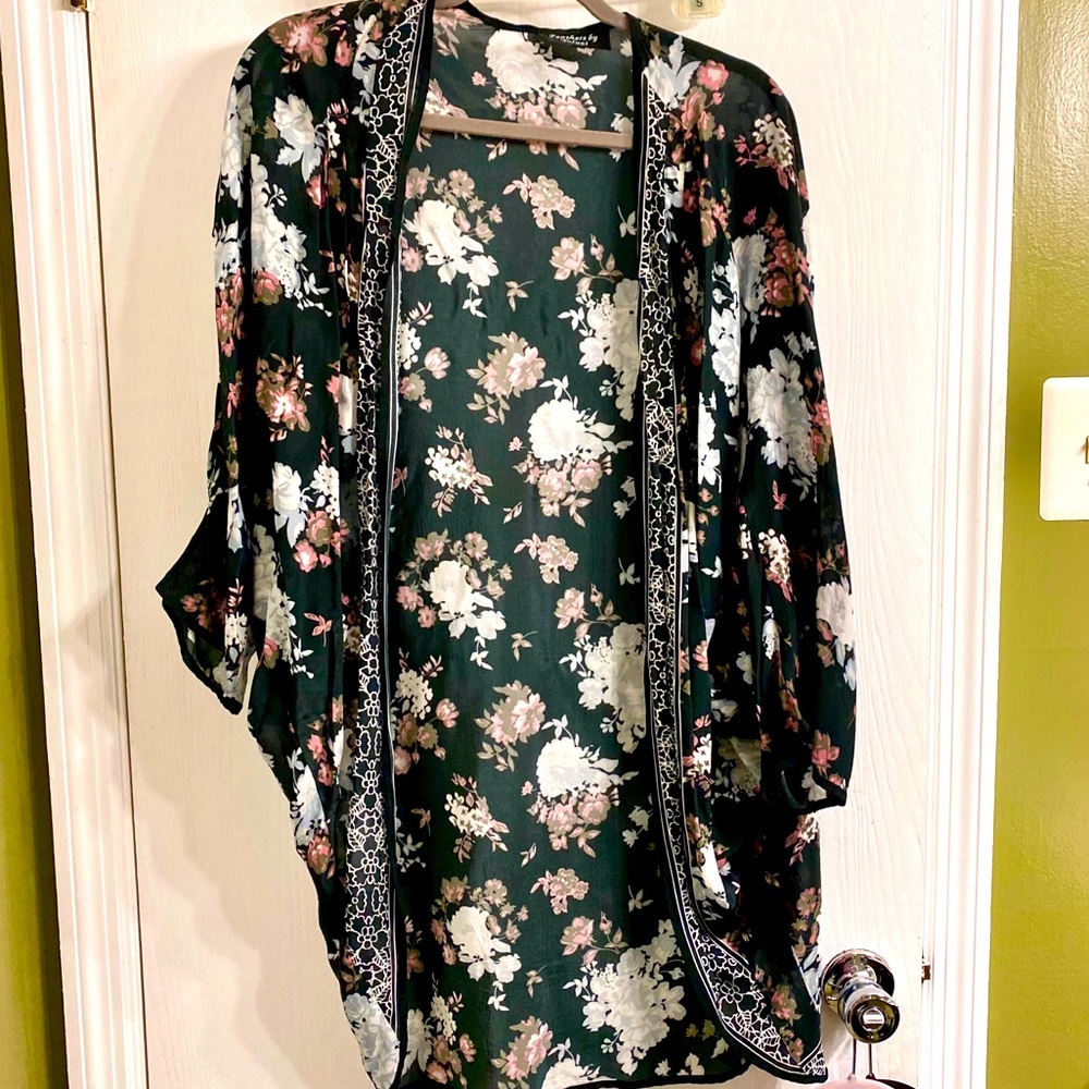 Feathers by Tolani Kimono-style floral jacket